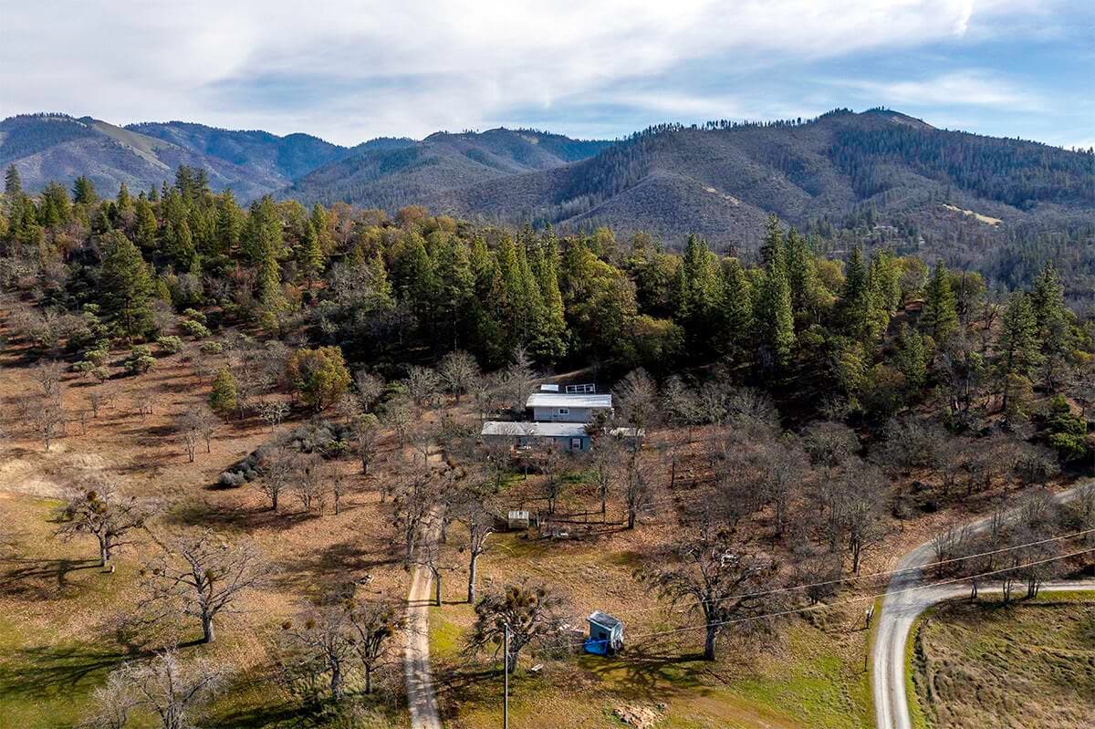 Photo of 10376 Sterling Creek 4 of 32