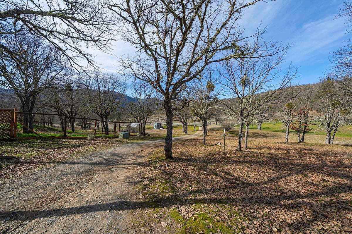 Photo of 10376 Sterling Creek 2 of 32