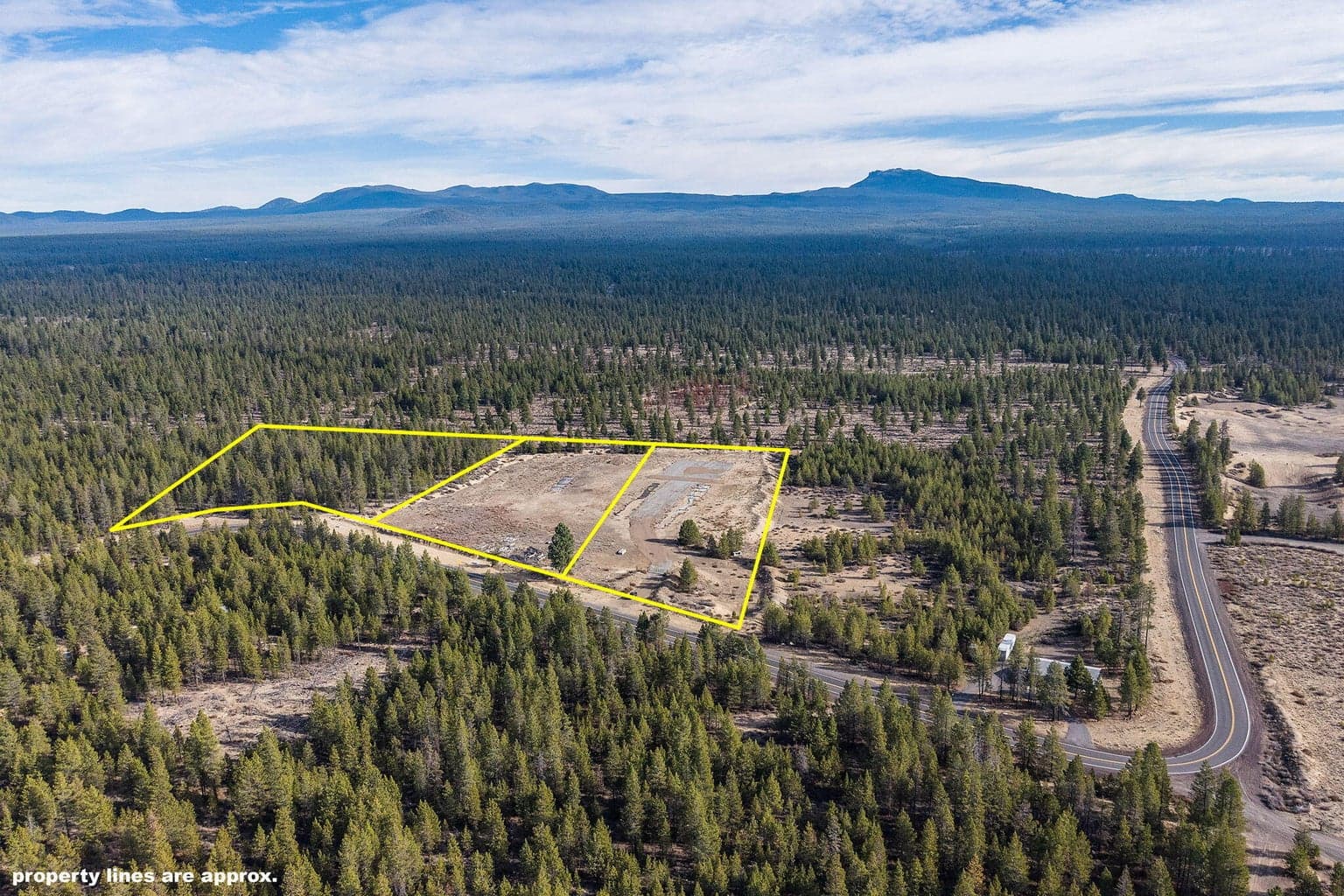 Photo of 17140 Rosland 3 of 11