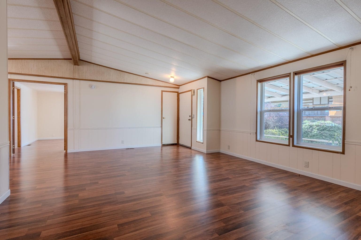 Photo of 215 Tolman Creek 3 of 21
