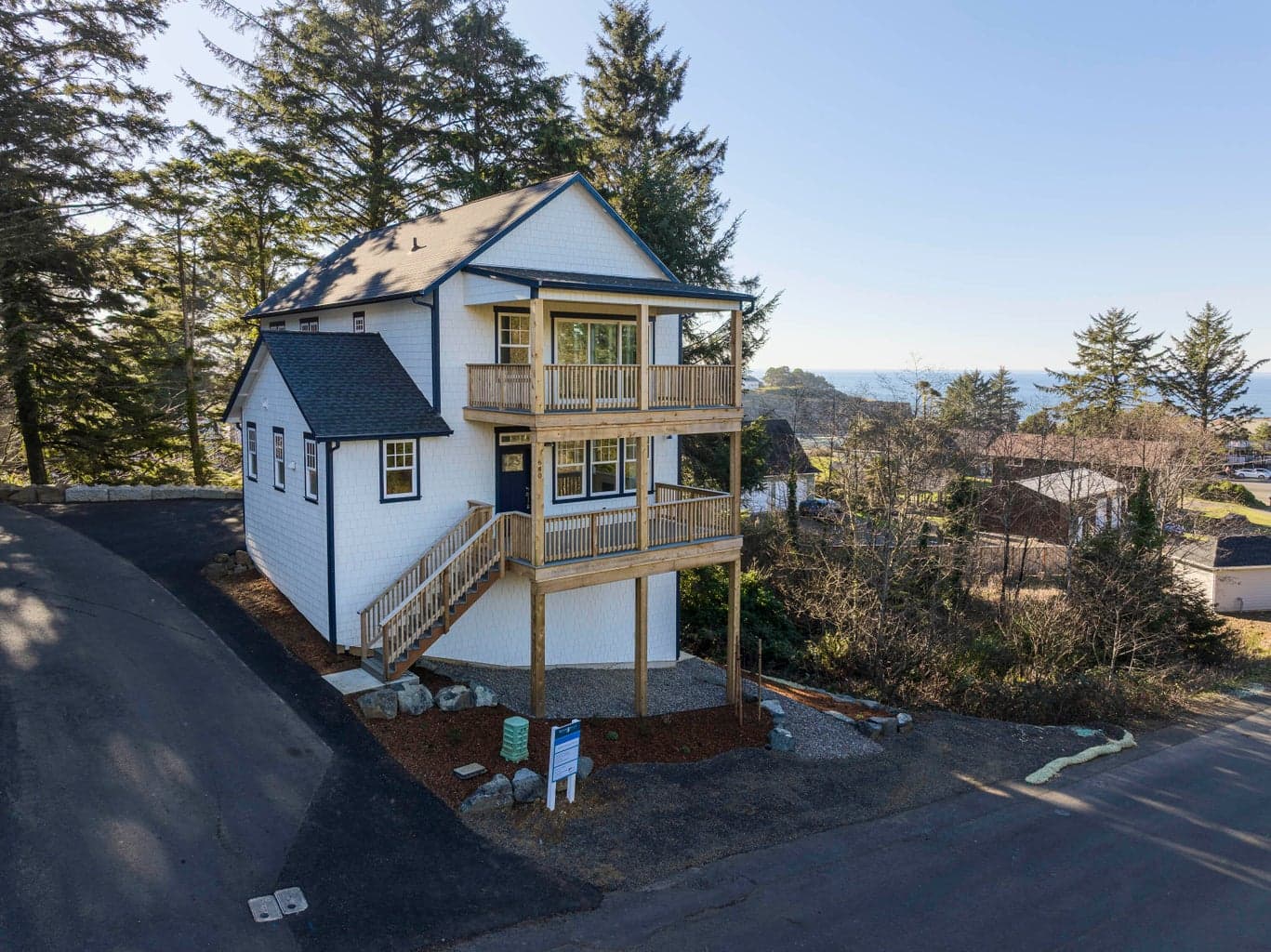 Photo of 640 Lillian 3 of 32