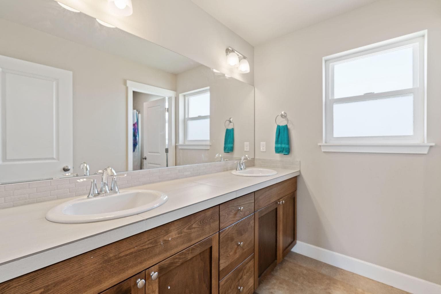 Photo of 280 NW Double Eagle Avenue 8 of 36