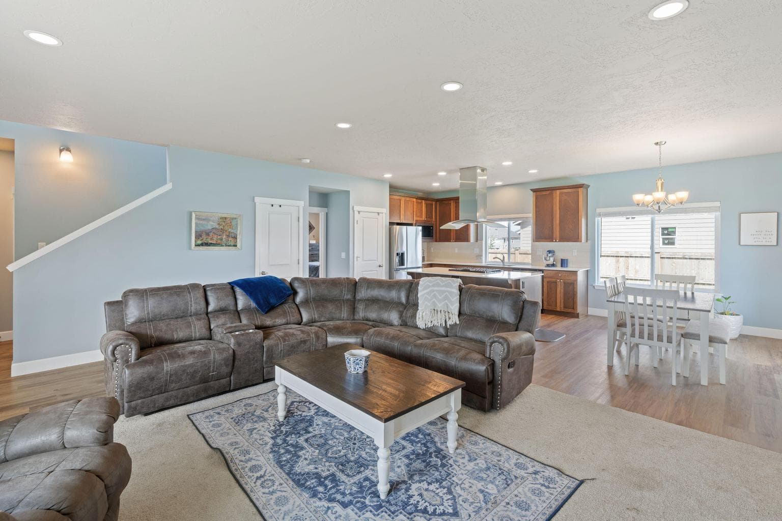 Photo of 280 NW Double Eagle Avenue 15 of 36