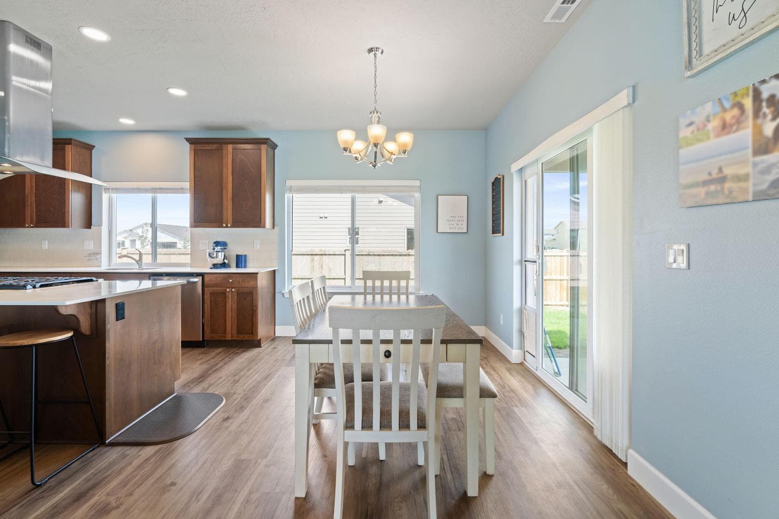Photo of 280 NW Double Eagle Avenue 16 of 36