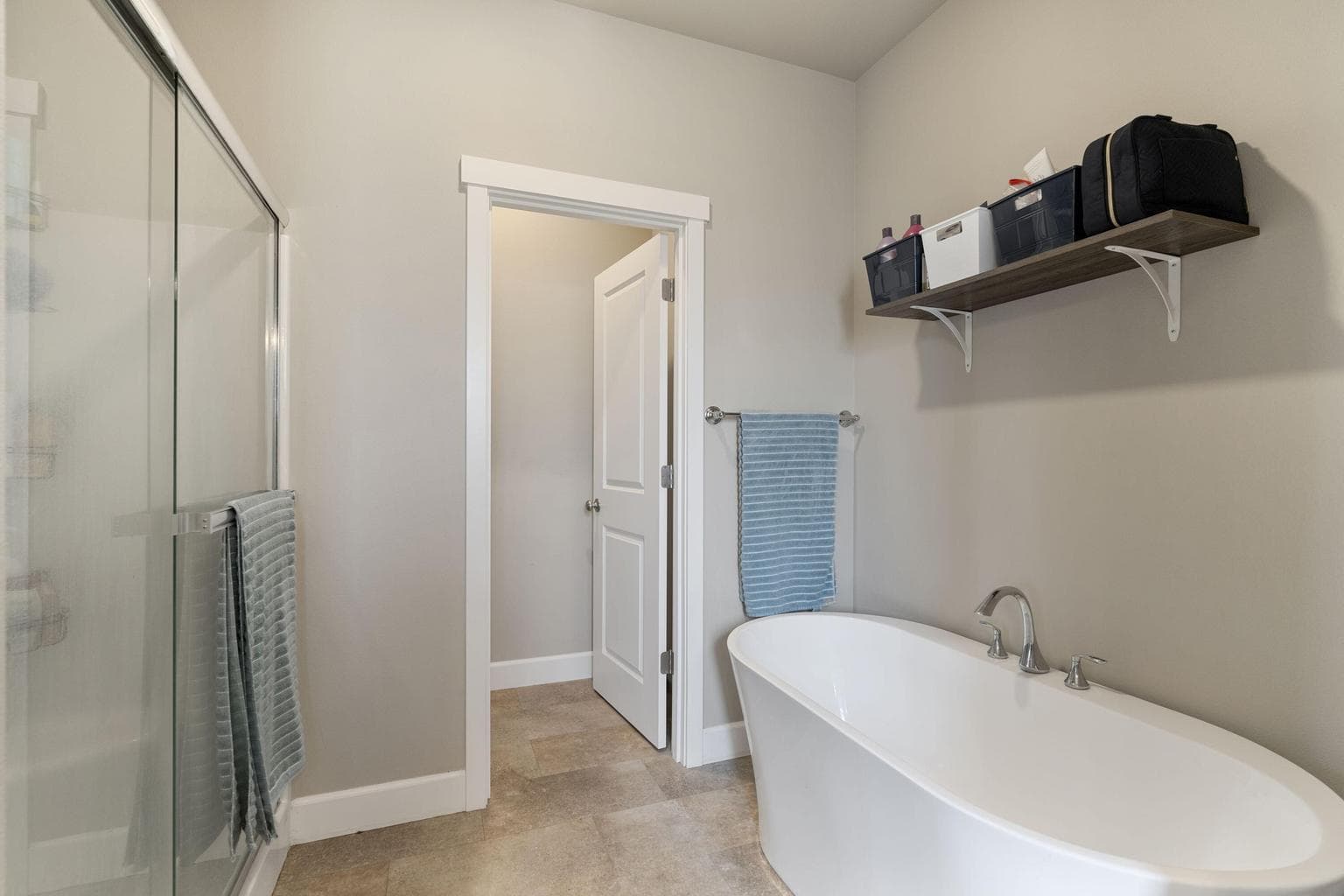 Photo of 280 NW Double Eagle Avenue 27 of 36