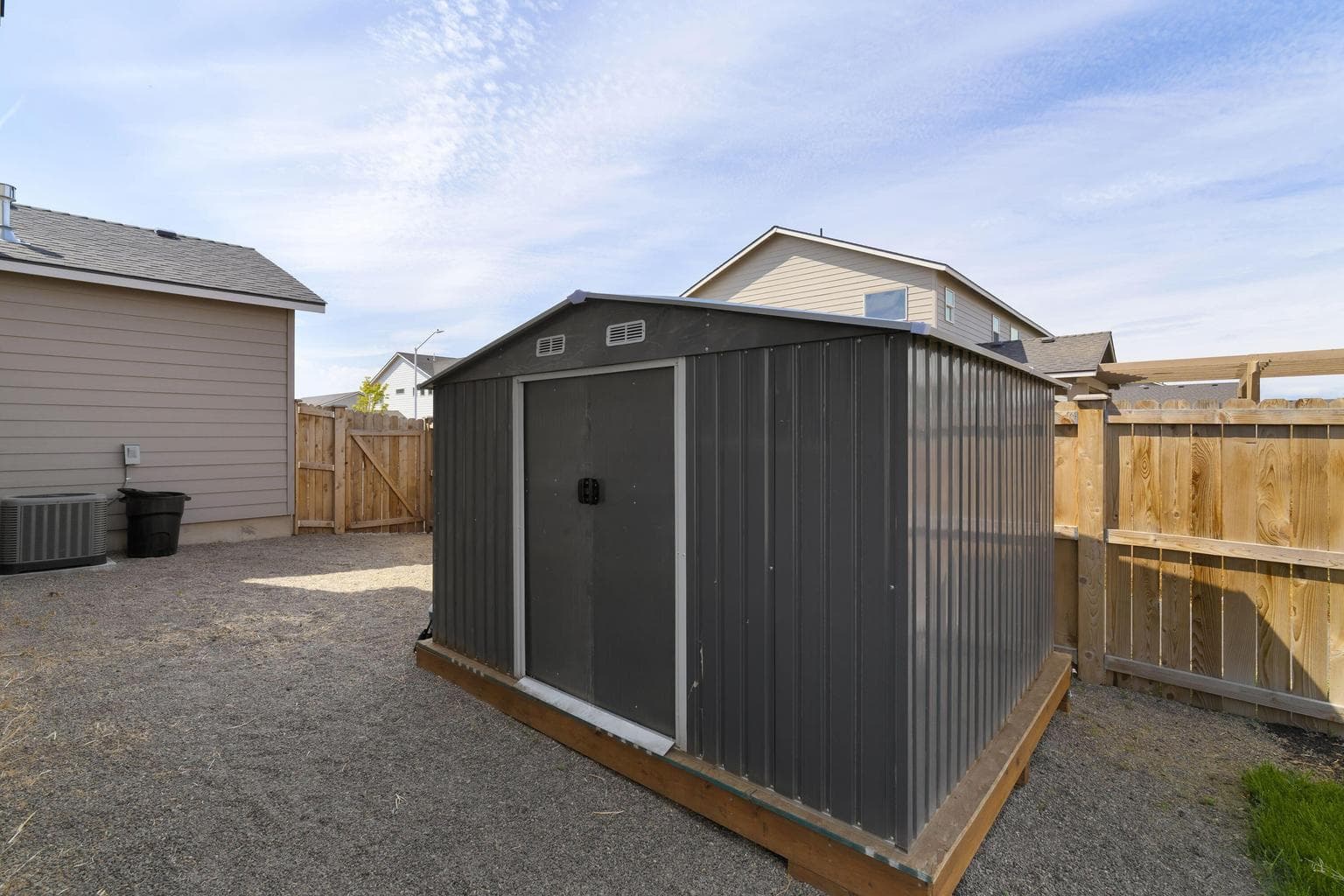 Photo of 280 NW Double Eagle Avenue 33 of 36