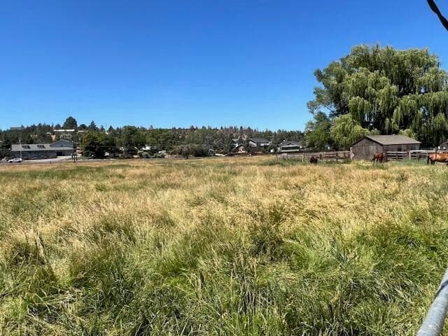 Photo of 585 Fairgrounds Road 1 of 12
