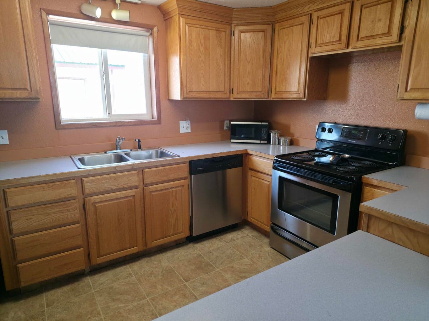 Photo of 57424 Oil Dri 3 of 26