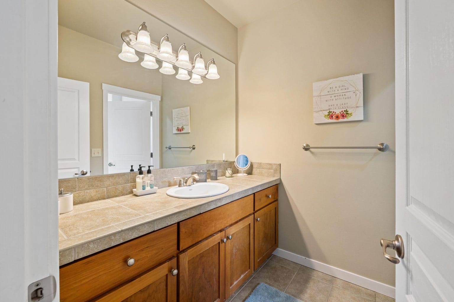 Photo of 10674 Village Loop 20 of 28