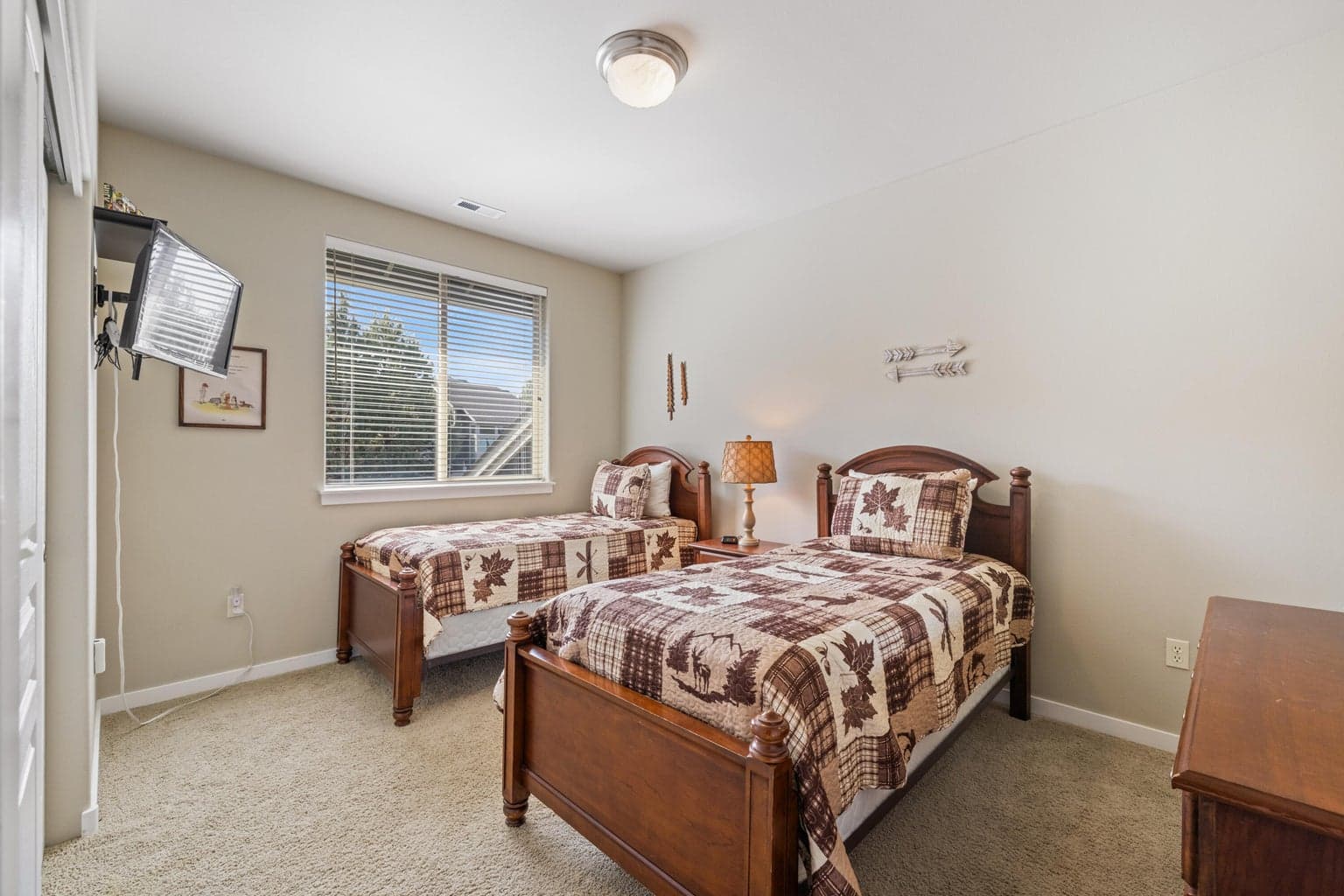 Photo of 10674 Village Loop 23 of 28