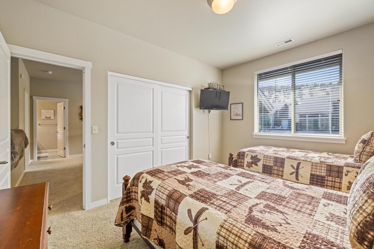 Photo of 10674 Village Loop 24 of 28