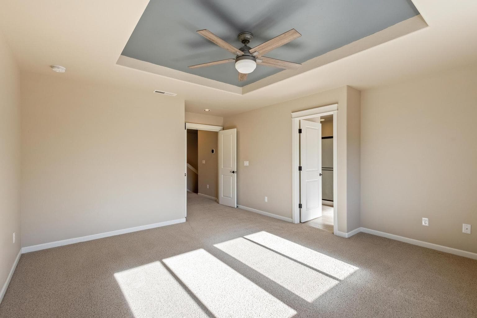 Photo of 950 NE Steins Pillar Drive 14 of 45