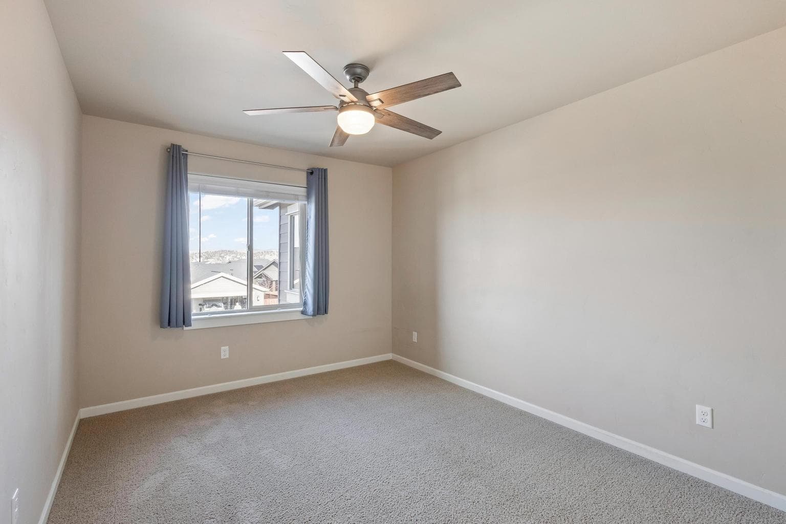Photo of 950 NE Steins Pillar Drive 22 of 45