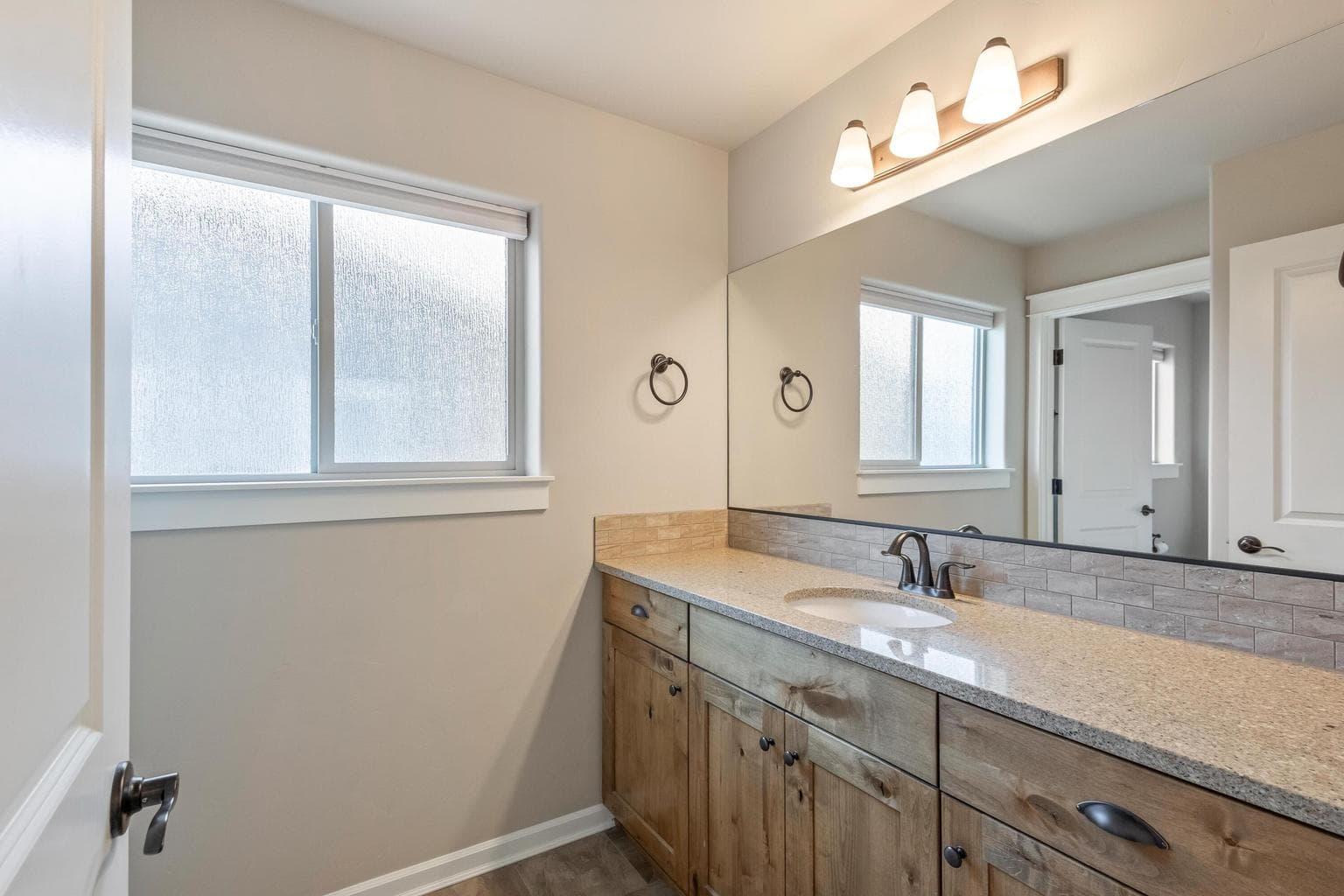 Photo of 950 NE Steins Pillar Drive 24 of 45