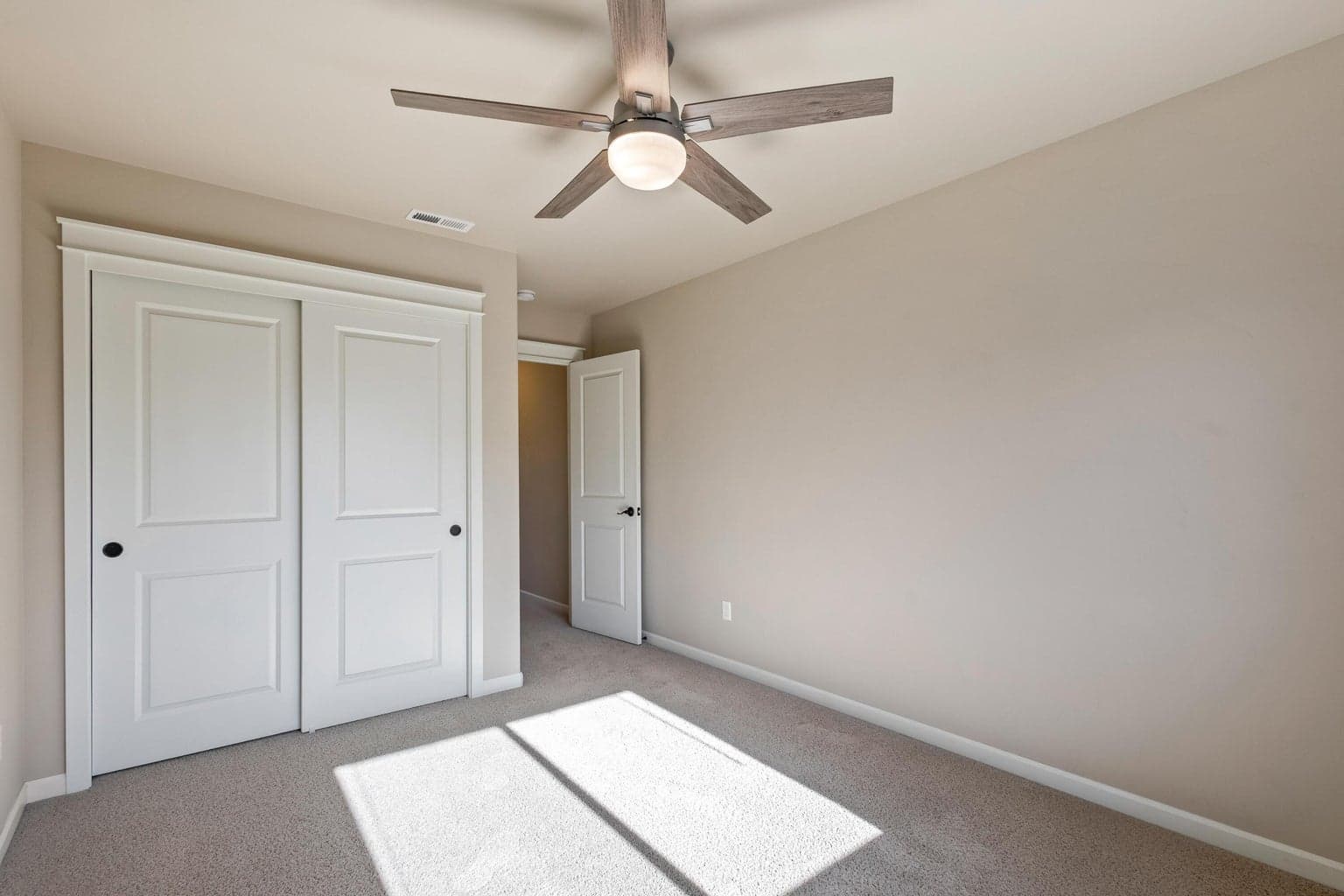Photo of 950 NE Steins Pillar Drive 26 of 45
