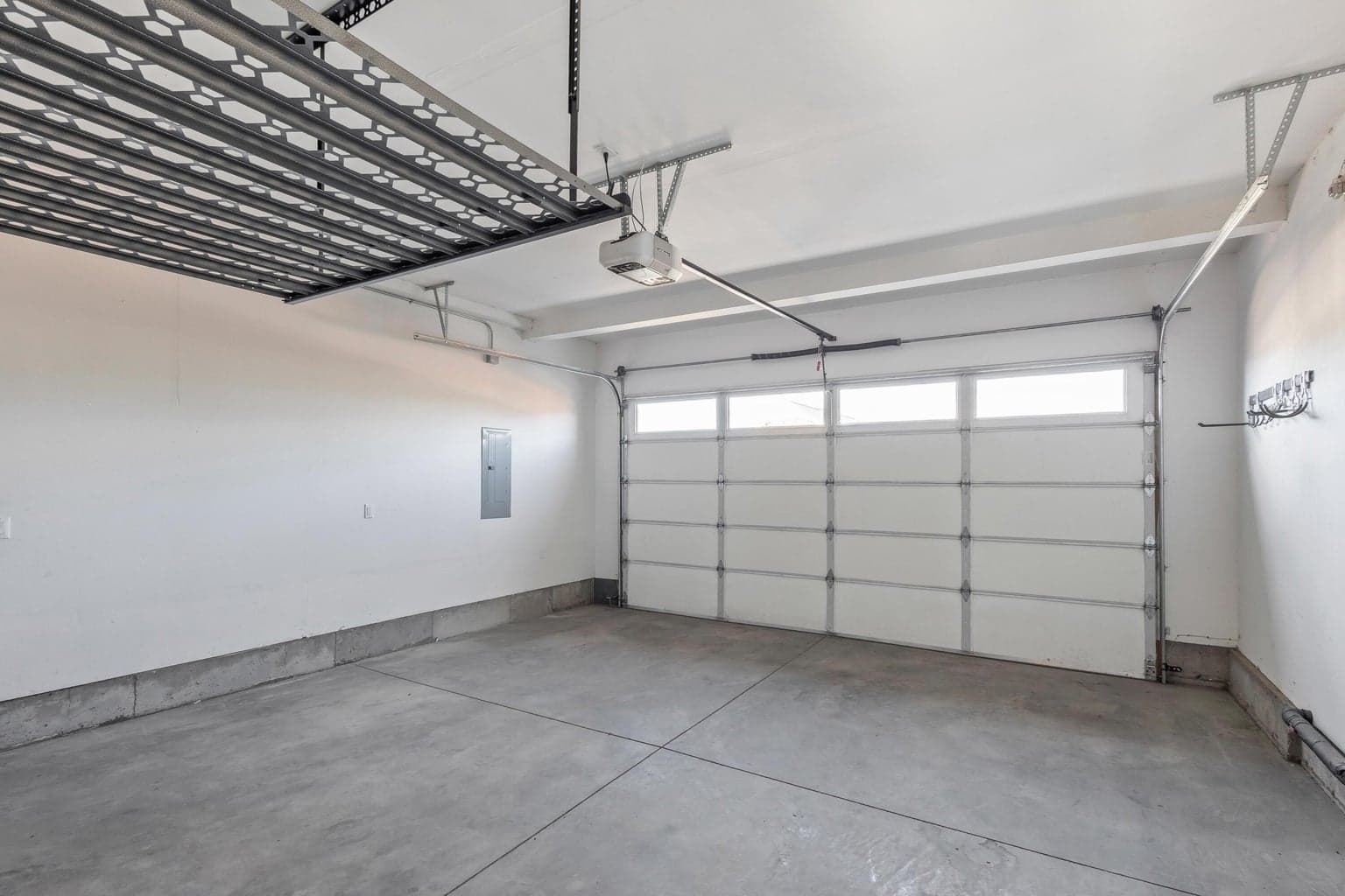Photo of 950 NE Steins Pillar Drive 32 of 45