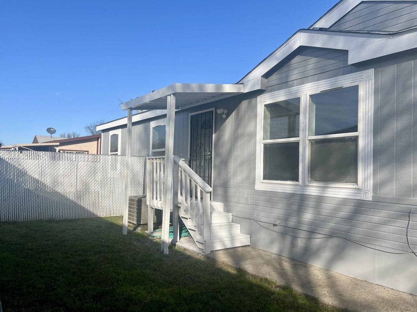 Photo of 633 Archwood 3 of 31
