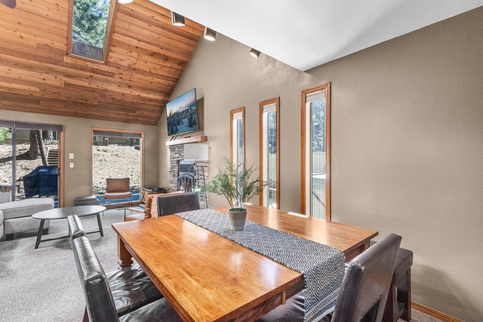 Photo of 57308 Red Fir Lane 10 of 37
