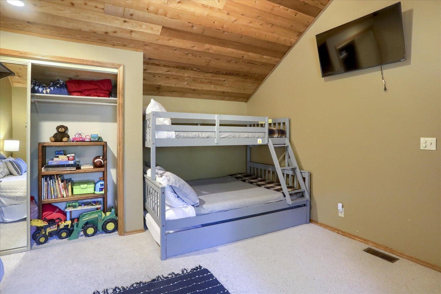 Photo of 57308 Red Fir Lane 29 of 37