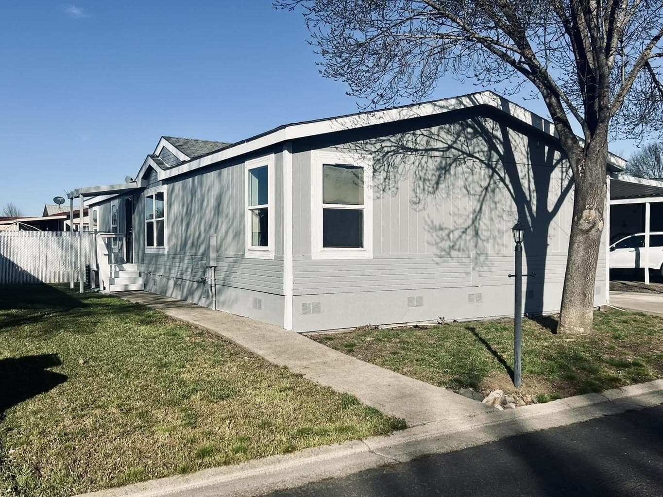 Photo of 633 Archwood 4 of 31