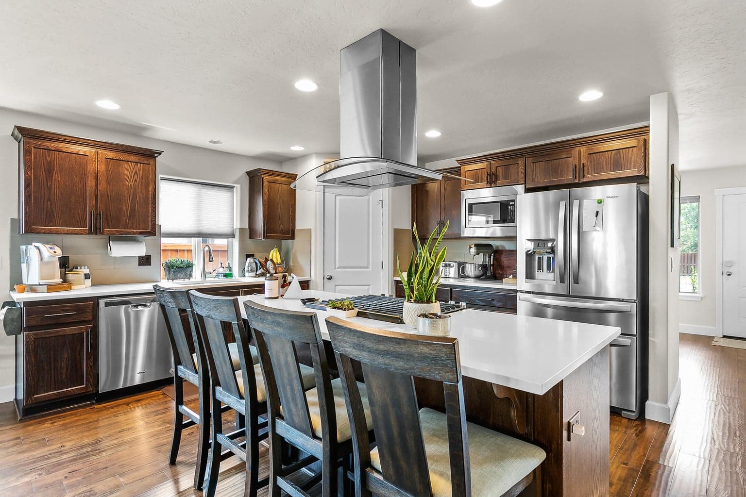 Photo of 654 NW 27th Street 10 of 25
