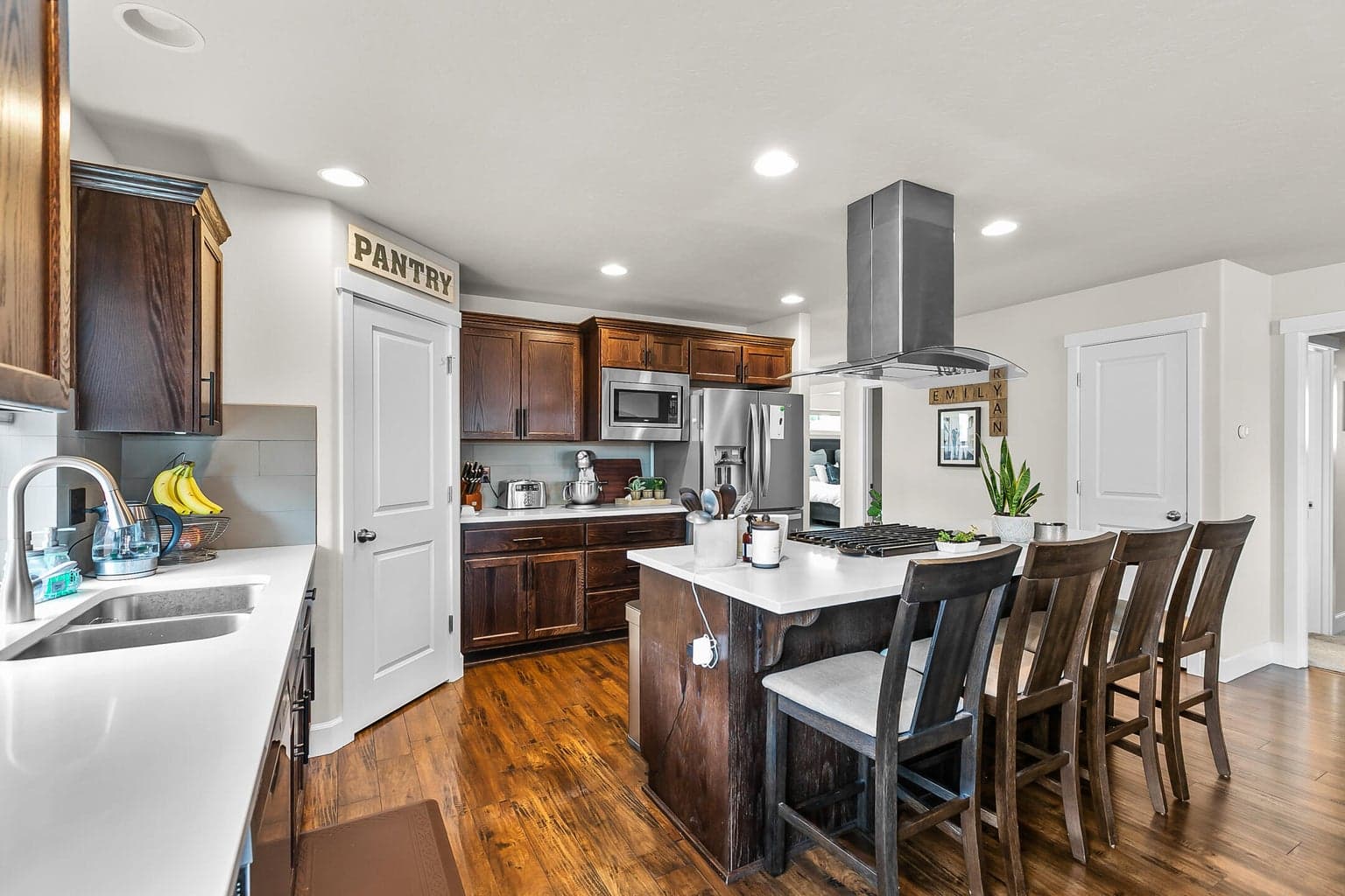 Photo of 654 NW 27th Street 11 of 25