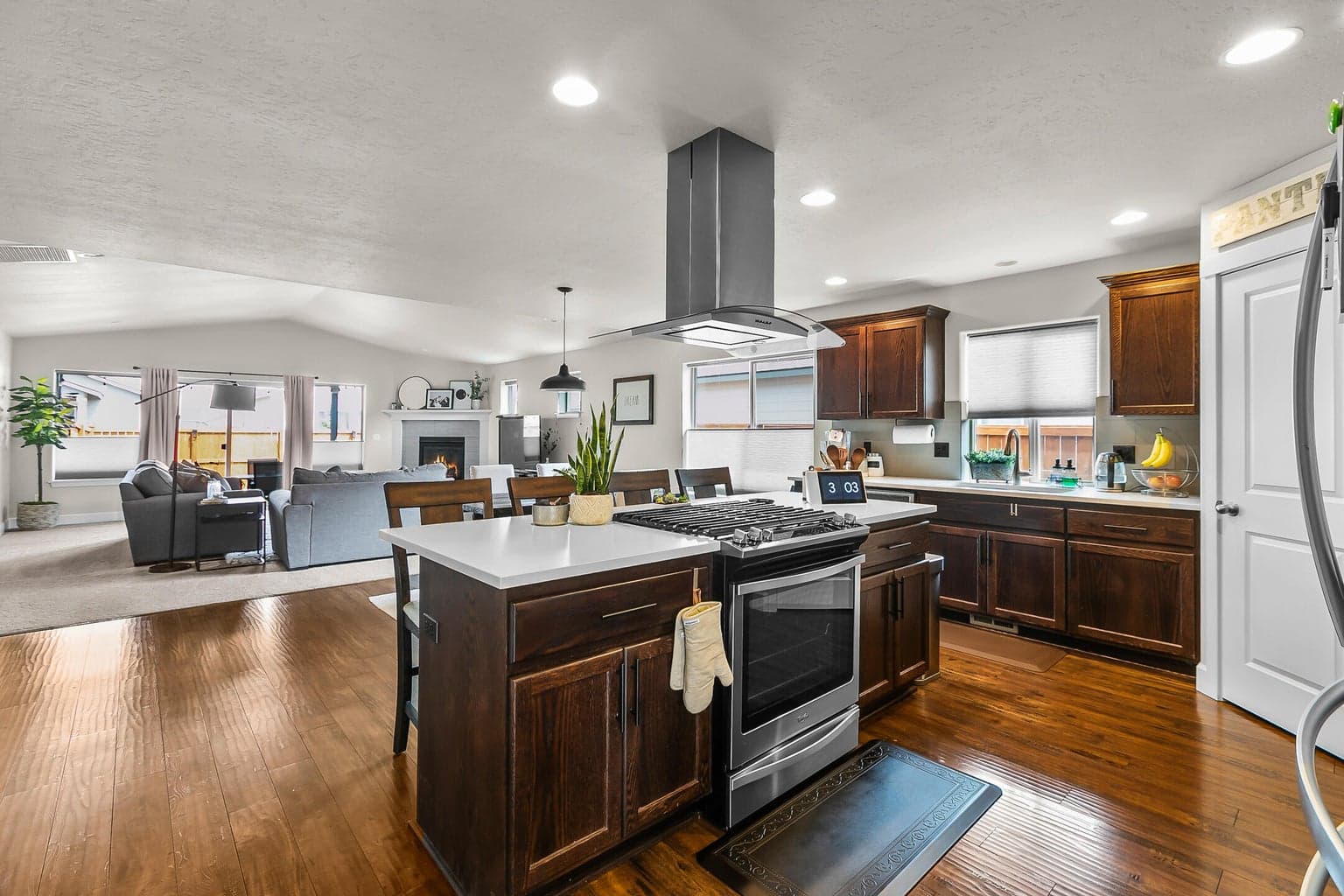 Photo of 654 NW 27th Street 12 of 25