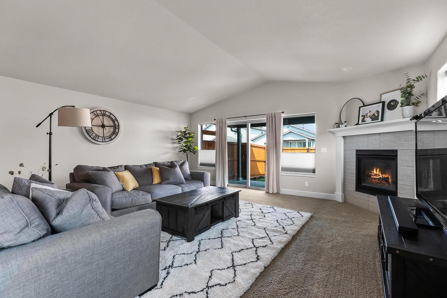Photo of 654 NW 27th Street 15 of 25