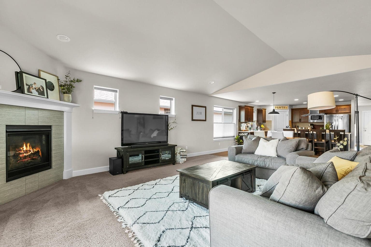 Photo of 654 NW 27th Street 2 of 25