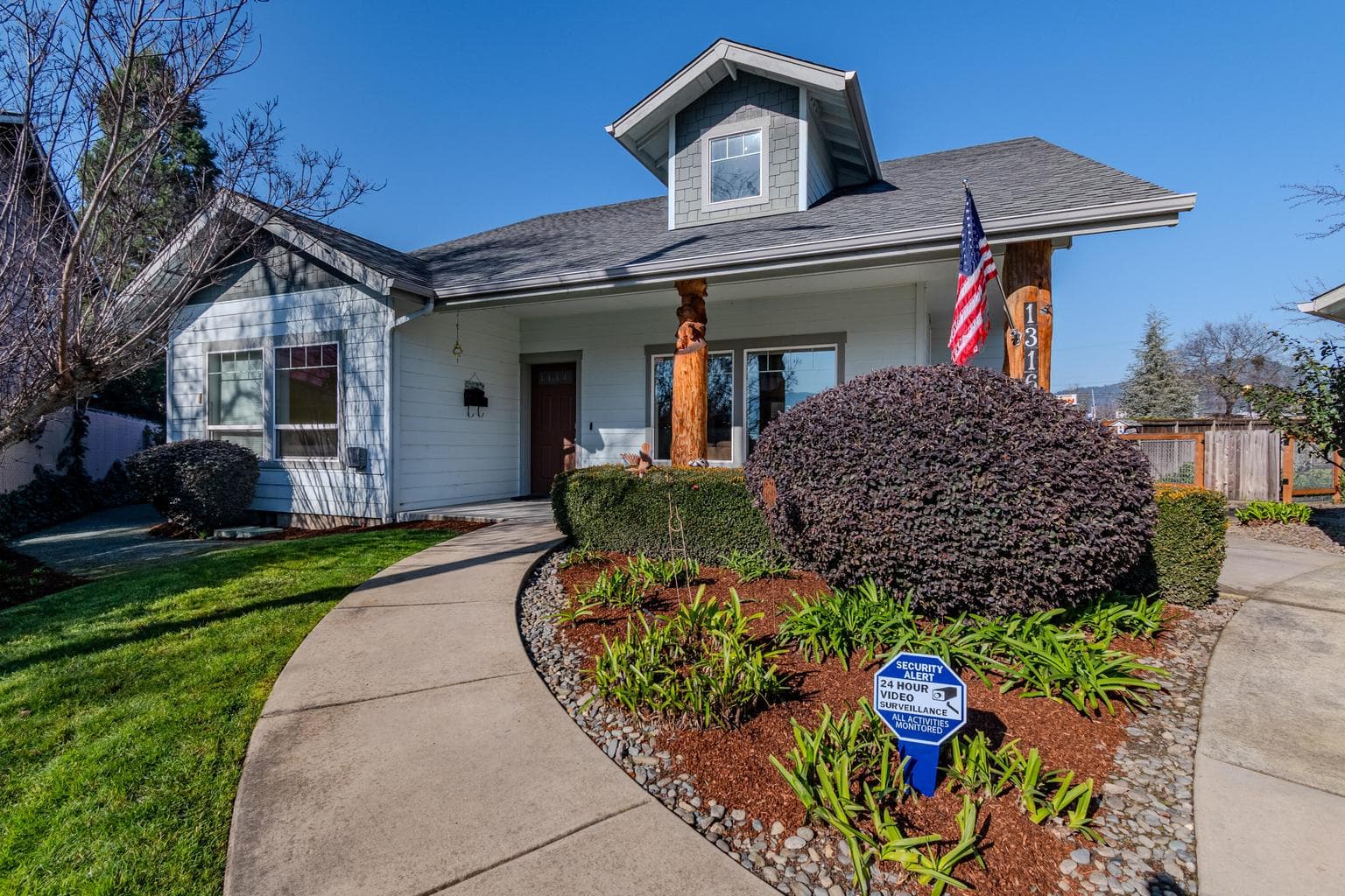 1316 Foster