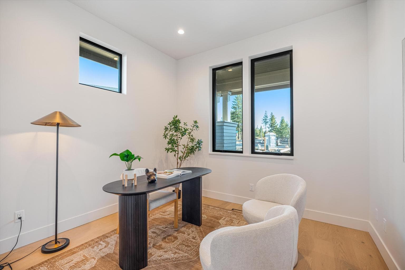 Photo of 3412 NW Sullivan Avenue 22 of 53