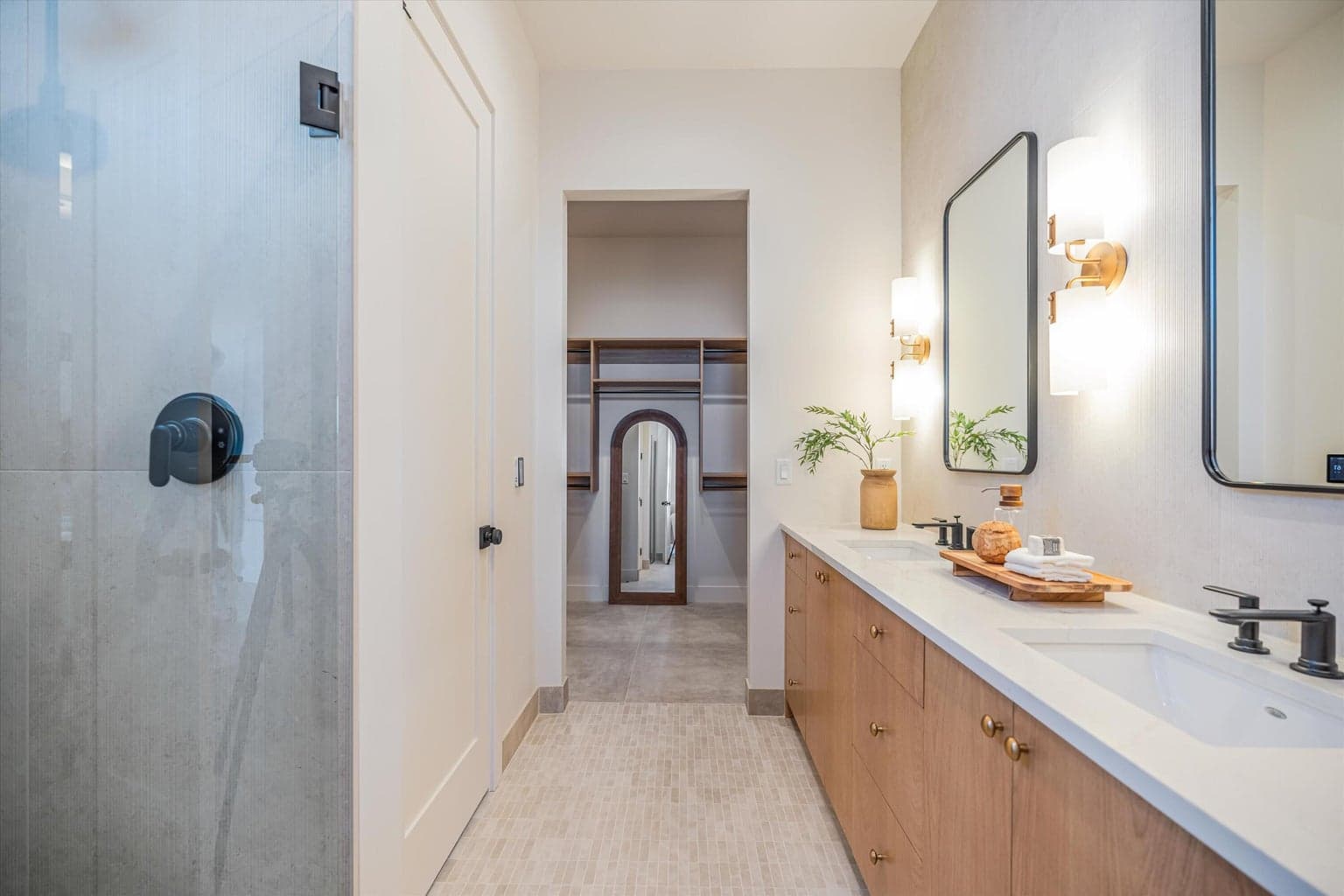 Photo of 3412 NW Sullivan Avenue 19 of 53