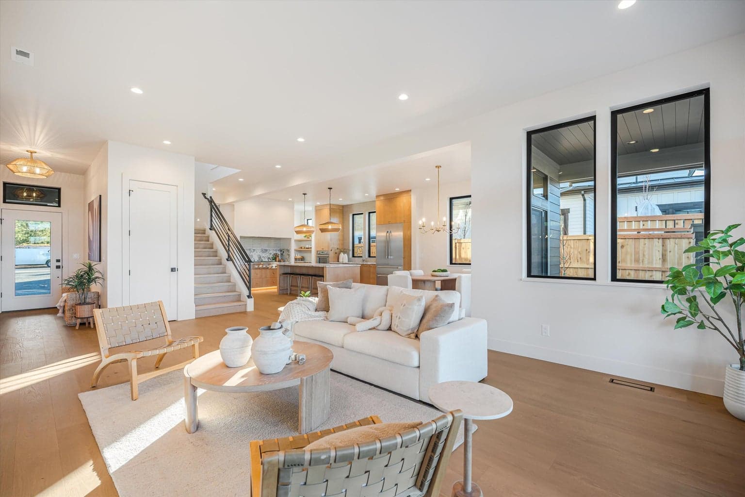 Photo of 3412 NW Sullivan Avenue 6 of 53