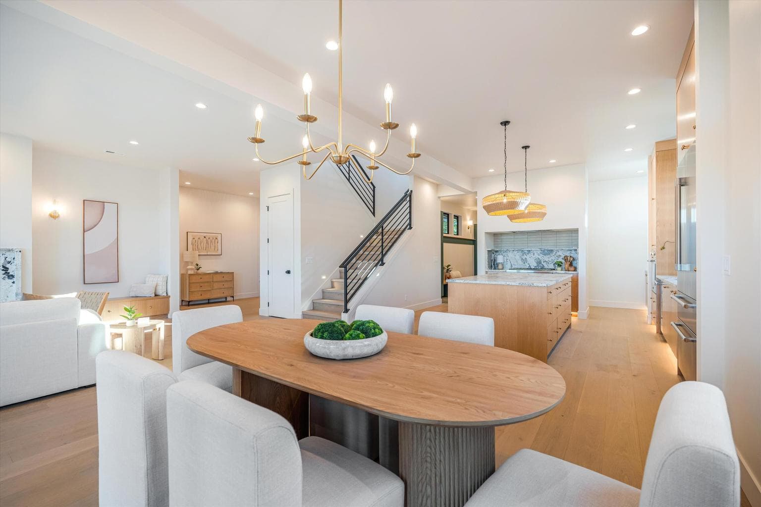 Photo of 3412 NW Sullivan Avenue 14 of 53