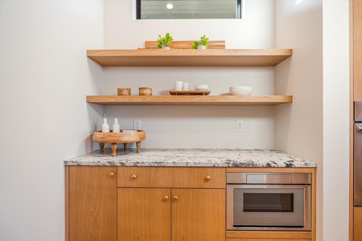 Photo of 3412 NW Sullivan Avenue 12 of 53