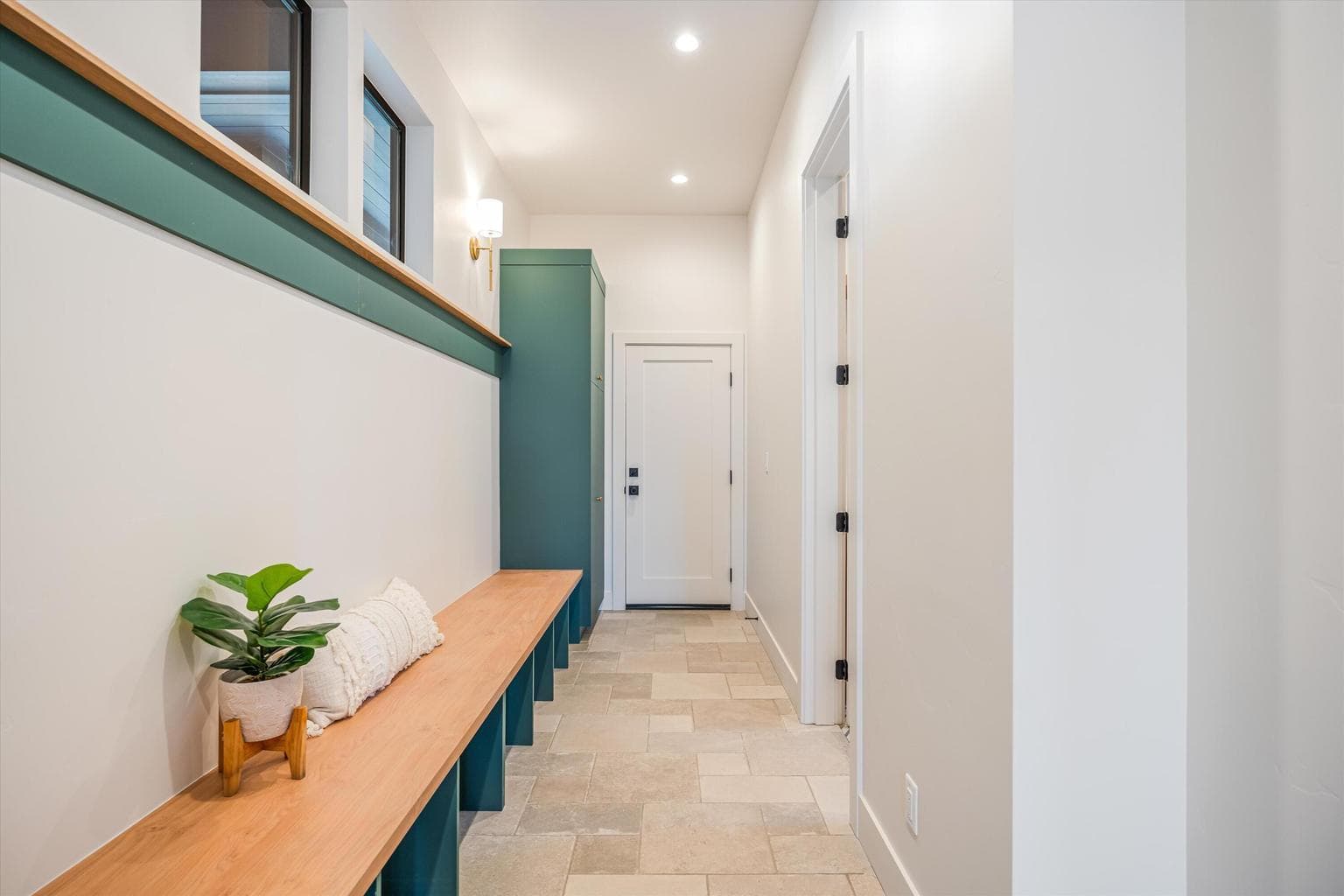 Photo of 3412 NW Sullivan Avenue 25 of 53