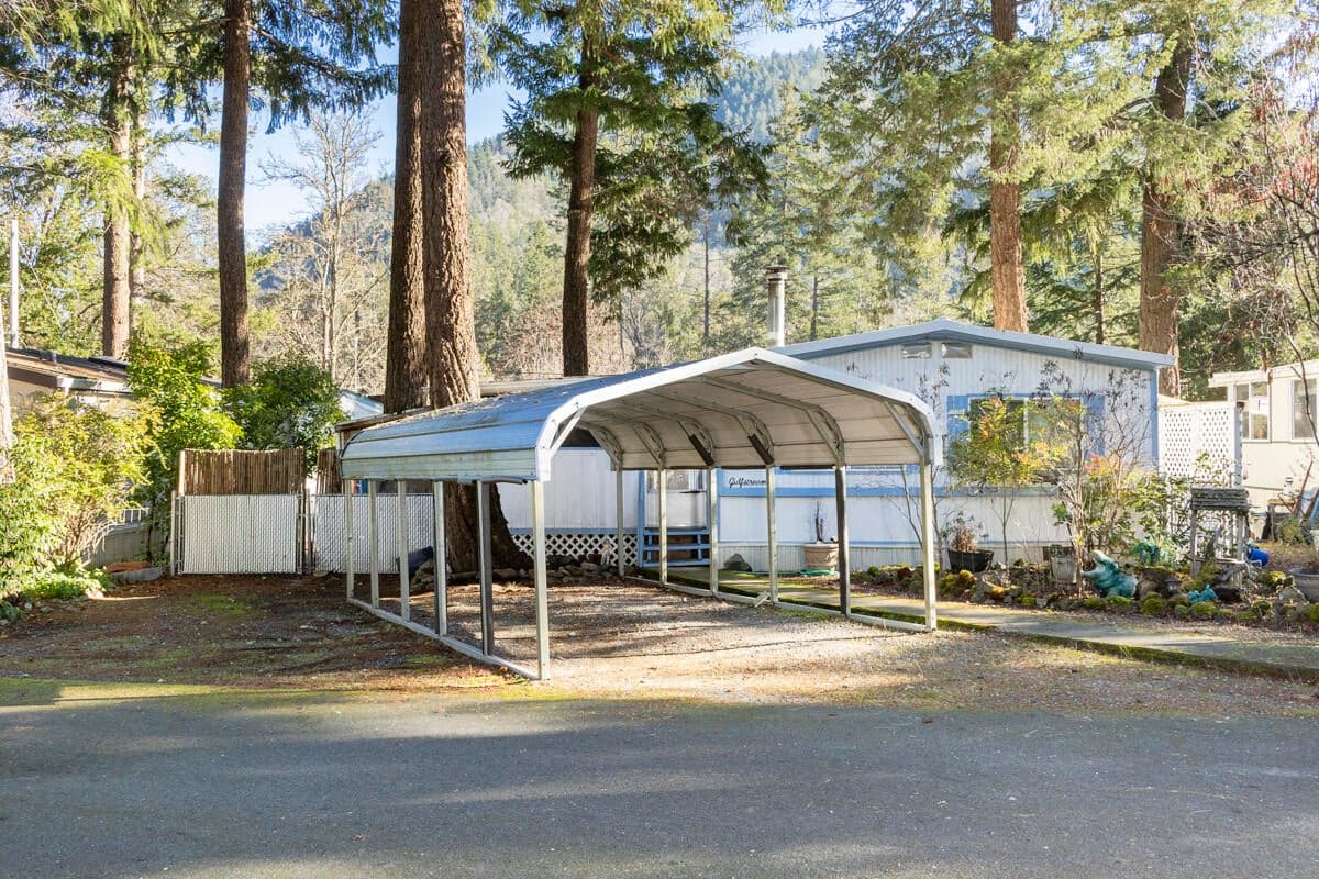Photo of 537 Thompson Creek 2 of 28