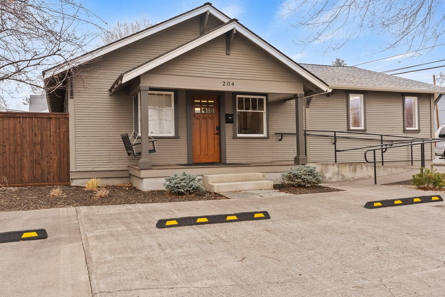 Photo of 204 4th 2 of 25