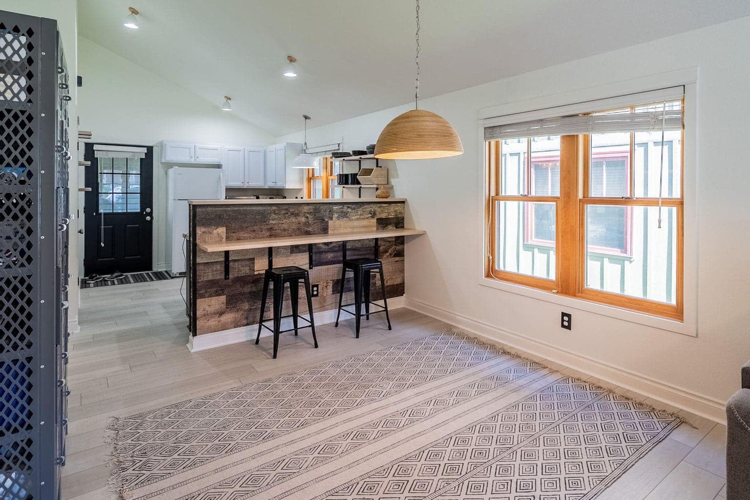 Photo of 335 S Cottonwood Street 11 of 31