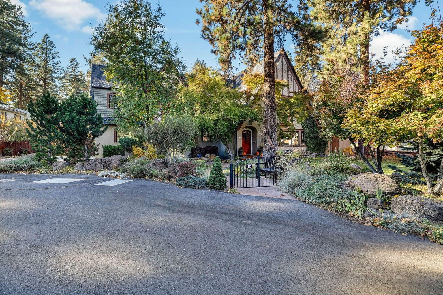Photo of 107 Drake 3 of 57