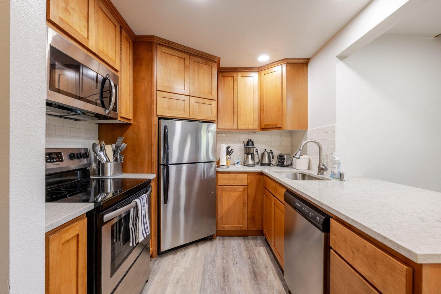 Photo of 18575 SW Century Drive 10 of 49