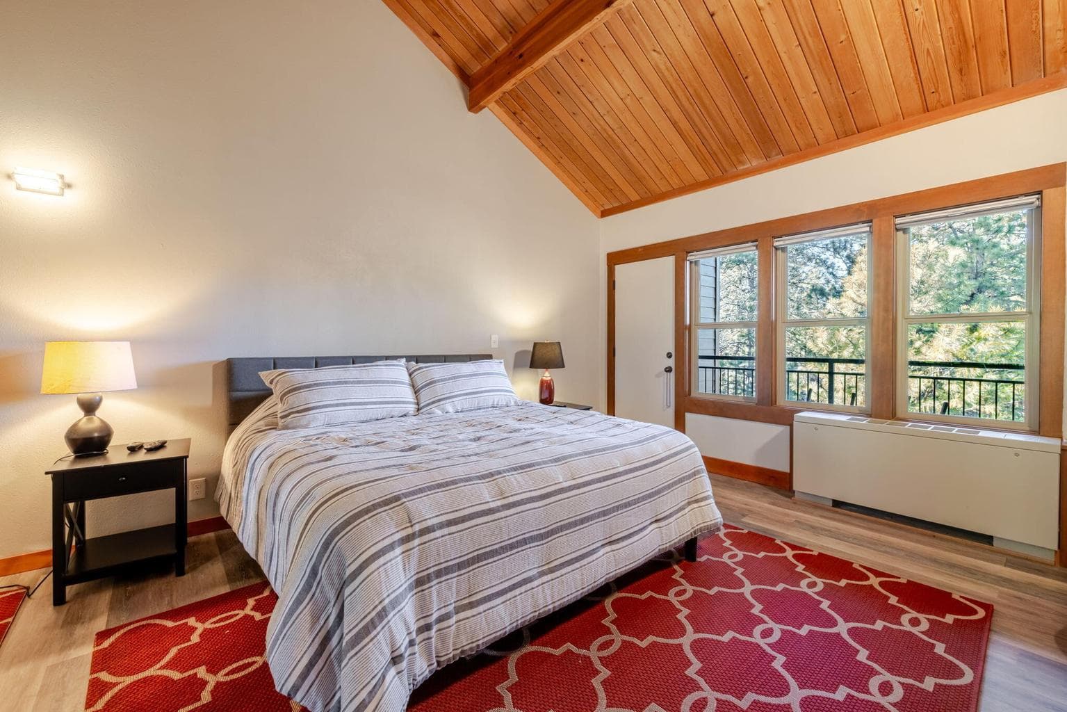 Photo of 18575 SW Century Drive 13 of 49
