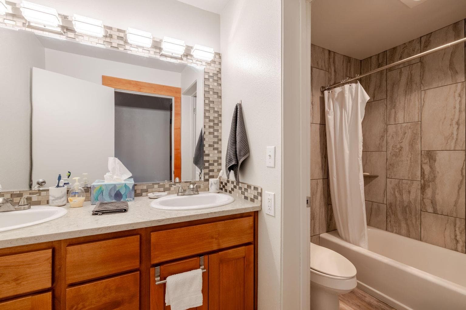 Photo of 18575 SW Century Drive 15 of 49