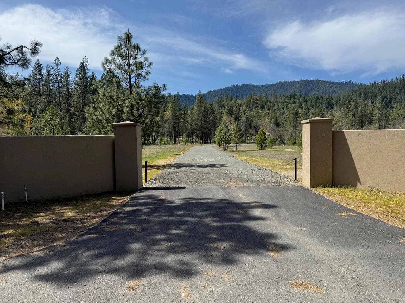 4697 Evans Creek, Rogue River, 97537