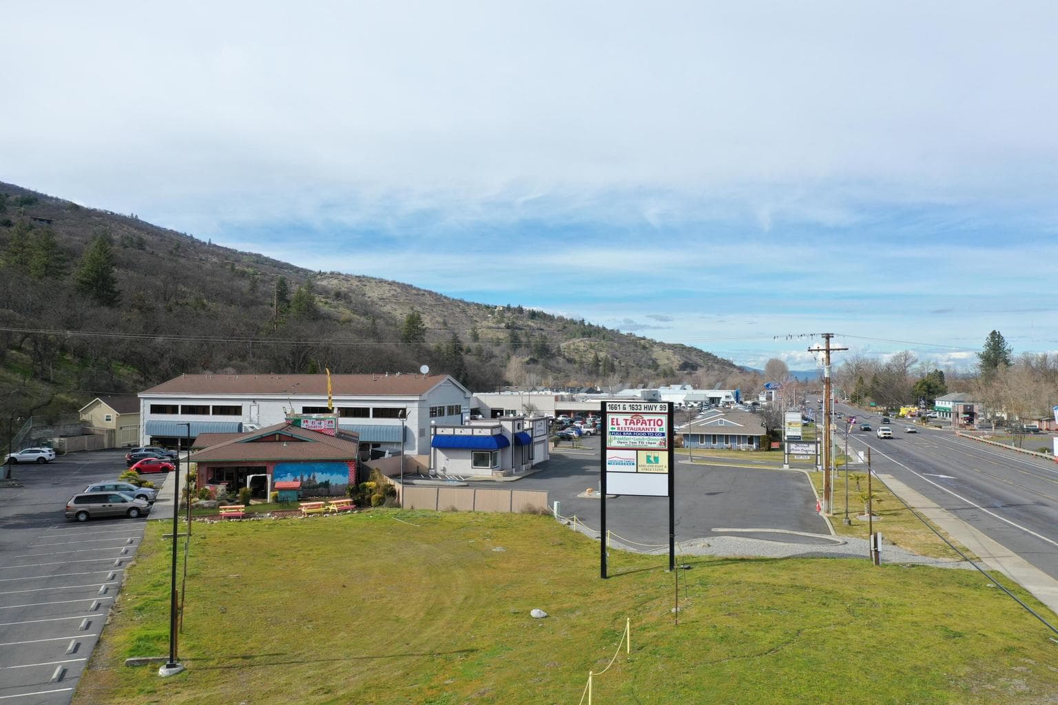 Photo of 1633 Hwy 99 3 of 29