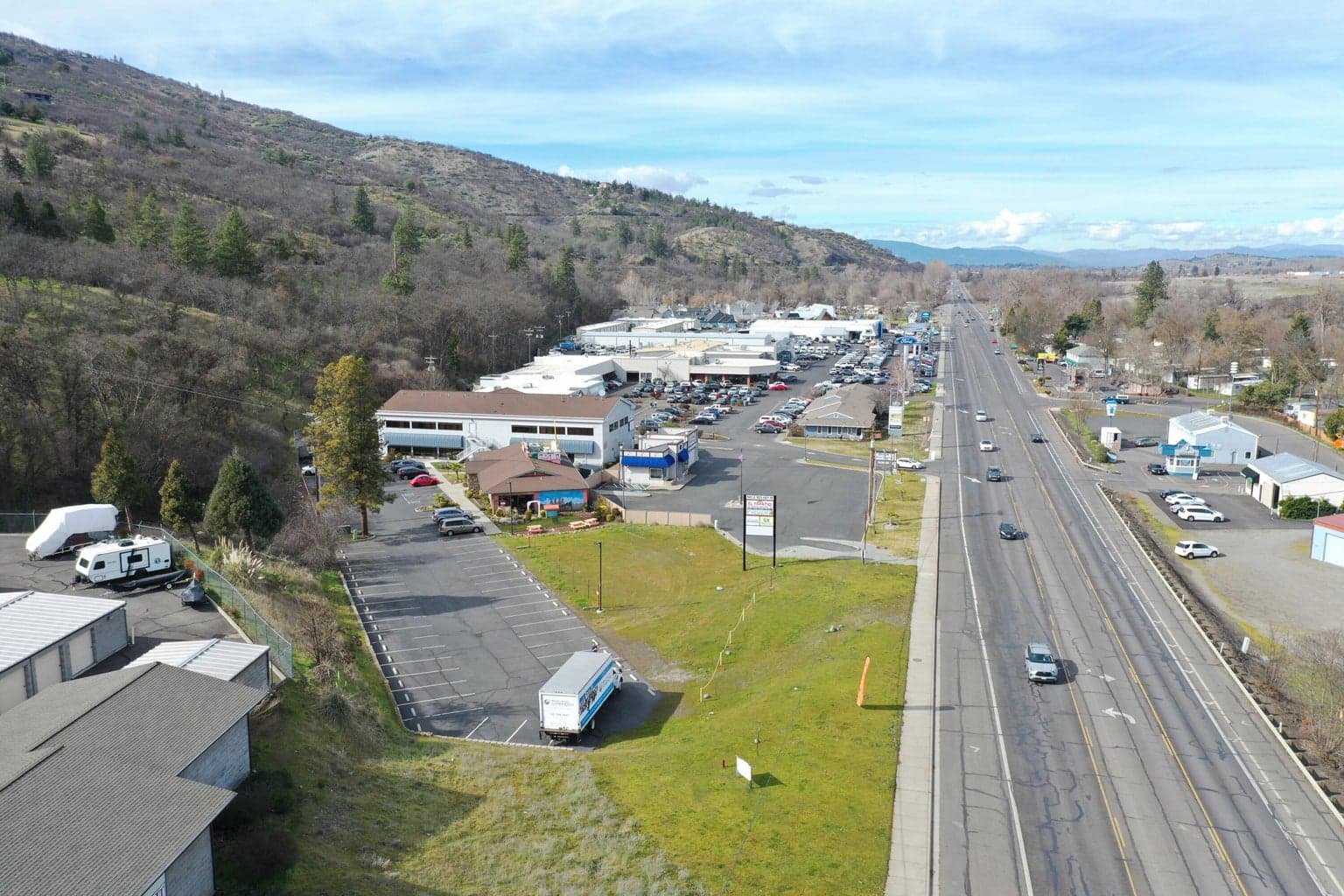 Photo of 1633 Hwy 99 1 of 29