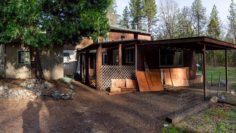 Photo of 4015 Pleasant Creek 5 of 8