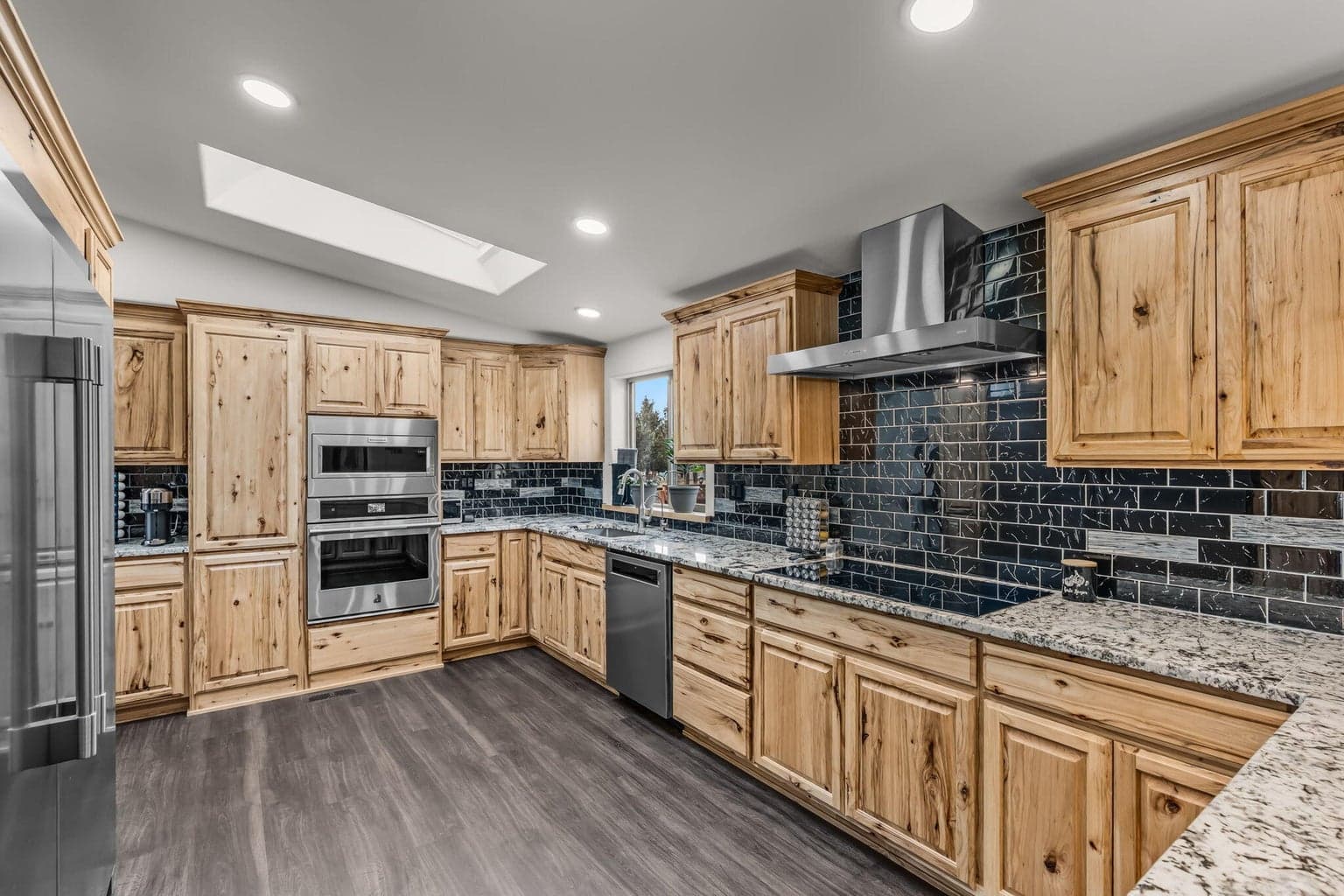 Photo of 4229 Tillamook 2 of 36