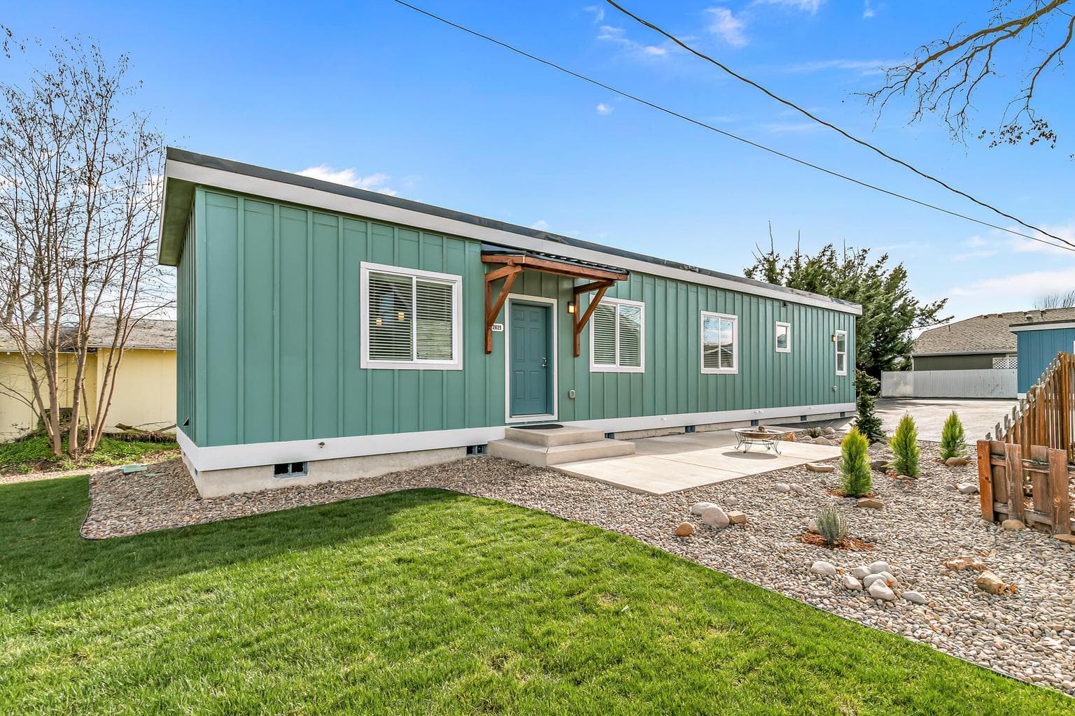 2625 Redwood