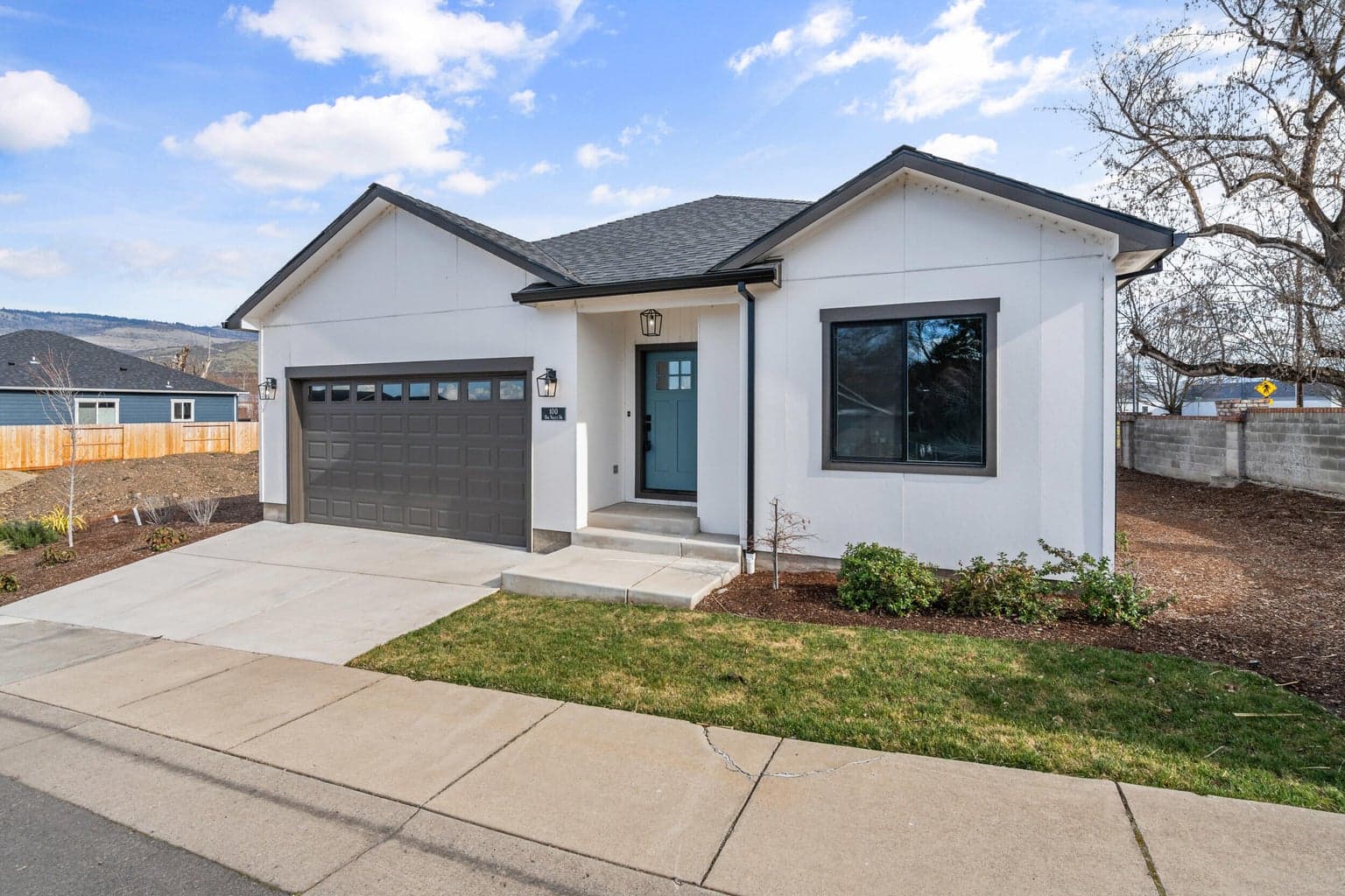 Photo of 100 Oak Valley Drive 2 of 38